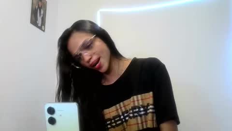 mia lucy 21 online show from 10.16.25