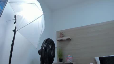 mia_luxx1 online show from 01.08.26