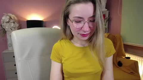 Mia online show from 12.04.24