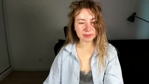 Snapshot of mia_luxx92 chatting on 02.25.26 Mia online show from 02.25.26