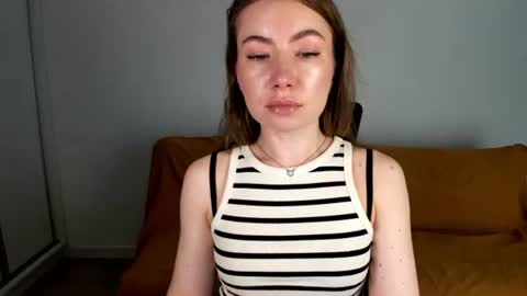Snapshot of mia_luxx92 chatting on 06.18.26 Mia online show from 06.18.26