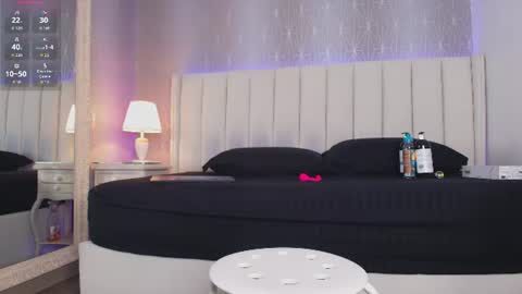 Snapshot of mia_medina chatting on 07.22.26 online show from 07.22.26