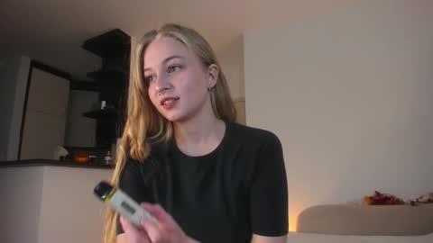 Mia here Appreciate your support online show from 10.23.25