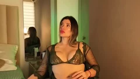 Snapshot of mia_monroe_888 chatting on 11.10.25 Mia Monroe online show from 11.10.25