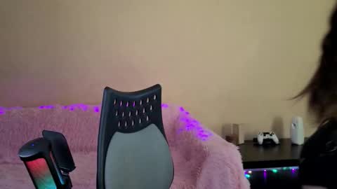 Snapshot of mia_montary chatting on 11.13.25 your temptress Mia online show from 11.13.25