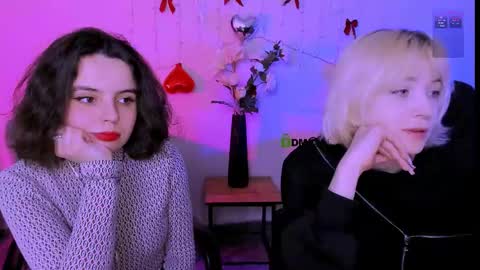 mia_mooon_ online show from 04.15.26