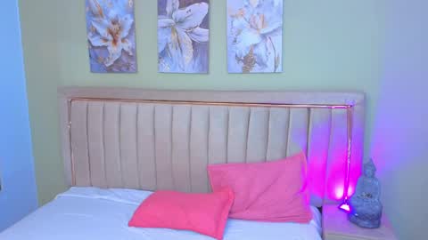 Mia online show from 03.30.26