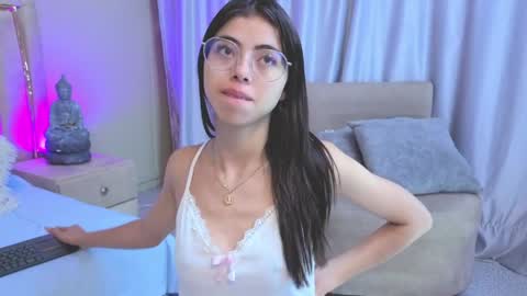 Mia online show from 05.18.26