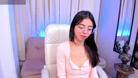 Mia online show from 05.25.26