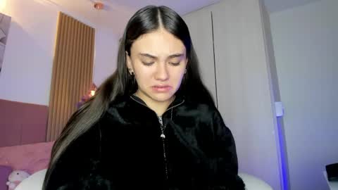Mia Nevaeh - follow me online show from 04.18.26