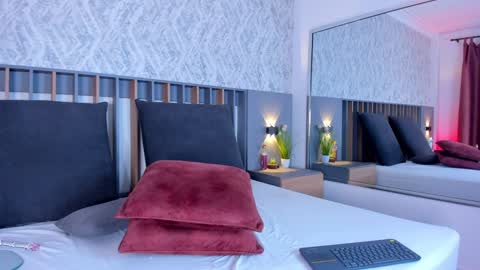 Snapshot of mia_oceann chatting on 12.29.24 MIa online show from 12.29.24