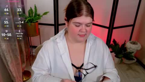 Snapshot of mia_of_your_dreams chatting on 11.14.25 Sweet Mia online show from 11.14.25