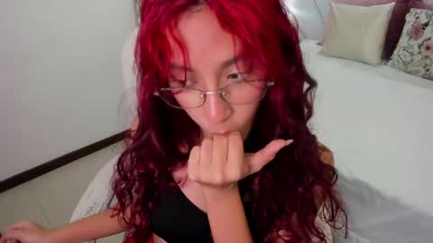 Snapshot of mia_ortizz_ chatting on 05.15.26 Mia Ortiz online show from 05.15.26