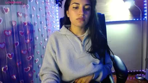 Snapshot of mia_petitebaby chatting on 02.03.25 Ma online show from 02.03.25