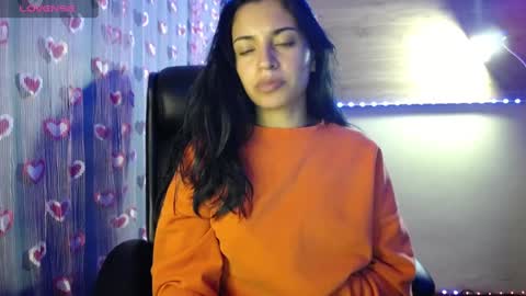 Snapshot of mia_petitebaby chatting on 02.05.25 Ma online show from 02.05.25
