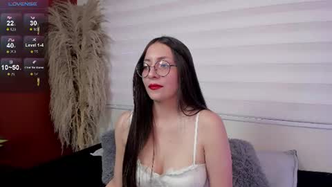 mia_quinn__ online show from 06.24.26