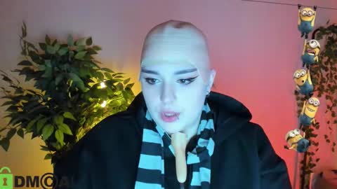 Snapshot of mia_r0ss chatting on 02.25.26 Mia online show from 02.25.26