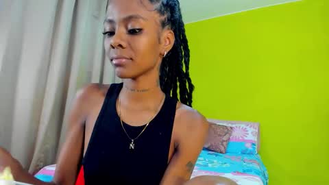 Snapshot of mia_rissi chatting on 10.14.25 Mia online show from 10.14.25