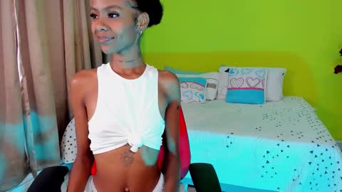 Mia online show from 10.28.25