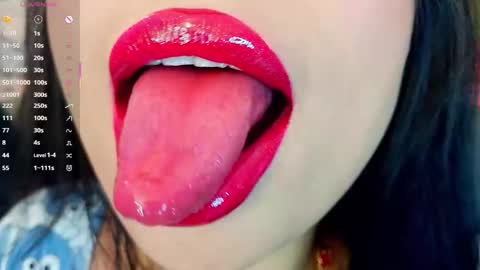 Snapshot of mia_roux1 chatting on 11.10.25 Mia online show from 11.10.25