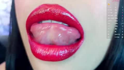 Snapshot of mia_roux1 chatting on 11.14.25 Mia online show from 11.14.25