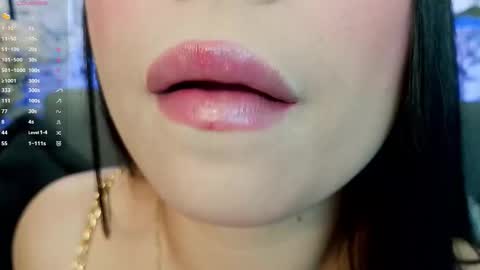 Snapshot of mia_roux1 chatting on 12.04.25 Mia online show from 12.04.25