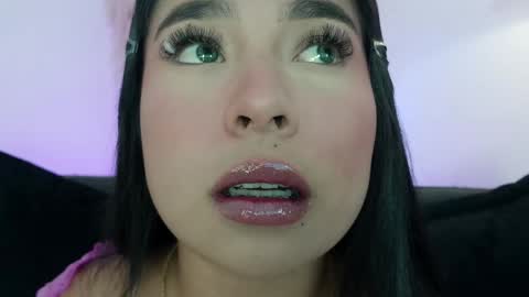 Mia online show from 05.23.26