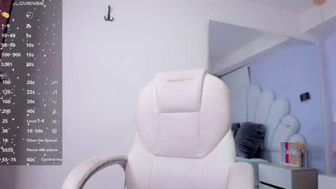 Mia online show from 04.13.26