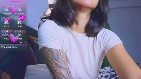 Mia online show from 11.07.25