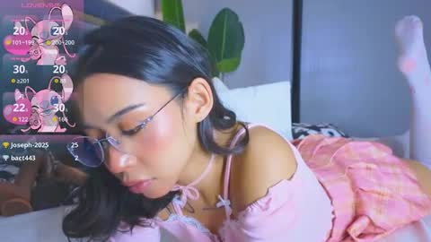 Mia online show from 11.28.25