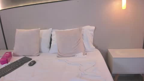 M I A online show from 03.11.26