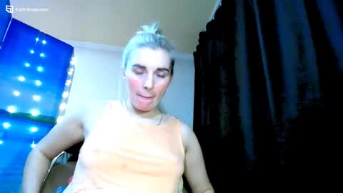 Snapshot of mia_sunnyy chatting on 12.07.24 Mia. online show from 12.07.24