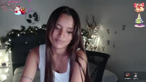 Snapshot of mia_sweetdc chatting on 12.31.24 mia_sweetdc online show from 12.31.24