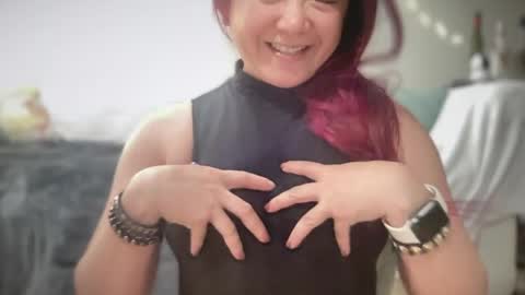 Mia online show from 04.12.26