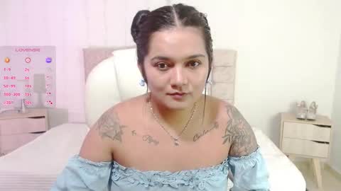 Mia  online show from 10.21.25