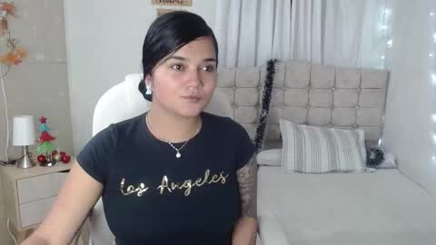 Mia  online show from 01.11.26