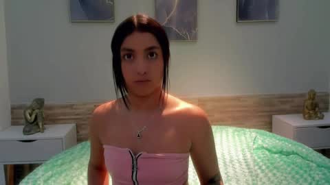 Mia online show from 04.08.26