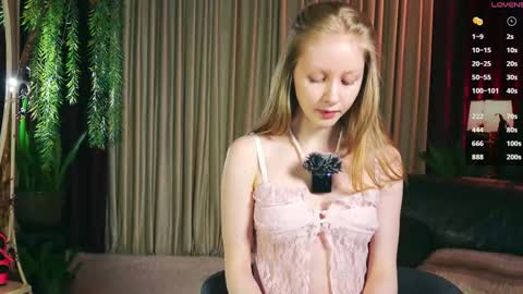 Mia online show from 11.19.25