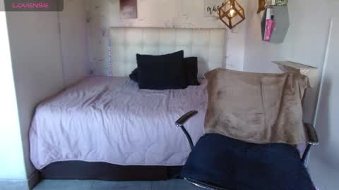 MIA  online show from 04.12.26