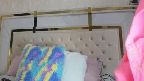 mia_vy online show from 01.08.26