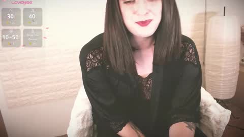 mia_wallase online show from 09.24.25