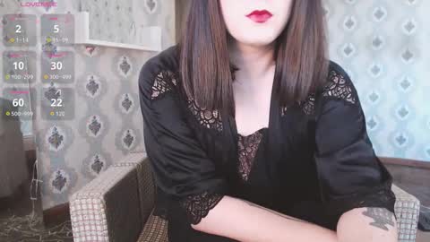 mia_wallase online show from 10.01.25