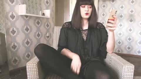 mia_wallase online show from 05.24.26