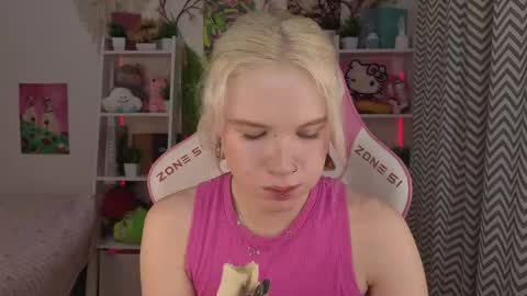 Mia online show from 05.23.26