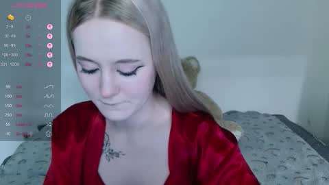 Snapshot of mia_wellis chatting on 11.13.25 mia_wellis online show from 11.13.25