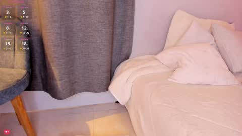 Mia White  online show from 01.24.25