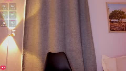 Mia White  online show from 10.01.25