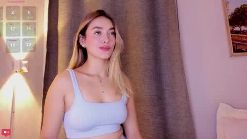 Mia White  online show from 11.20.25