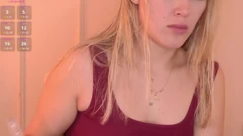 Mia White  online show from 05.25.26