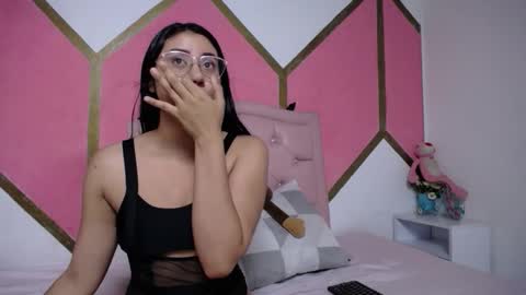 Mia online show from 12.03.25